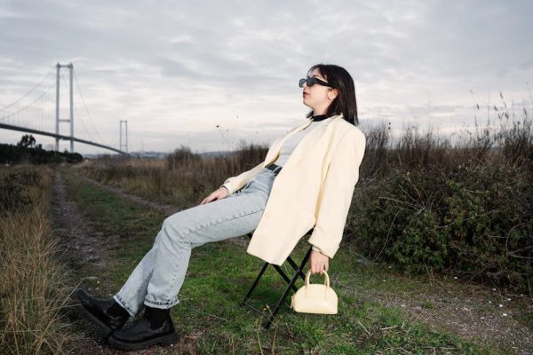 我的第一個女斜孭袋：從實用到潮流嘅溫暖回憶